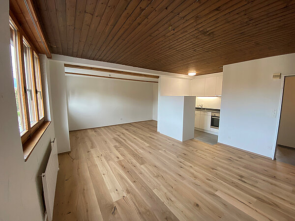 MFH Haus 1982 Glocke, Grabs